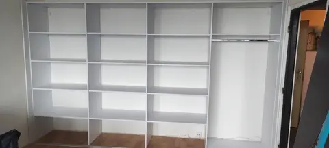 Vnitřní uspořádání skříně na míru, bílá