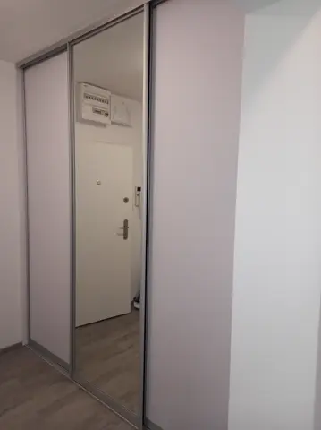 Vnitřní uspořádání skříně na míru, bílá