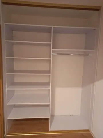 Vnitřní uspořádání skříně na míru, bílá
