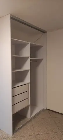 Vnitřní uspořádání skříně na míru, bílá