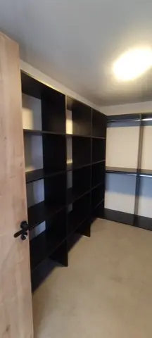Vnitřní uspořádání skříně na míru, antracit