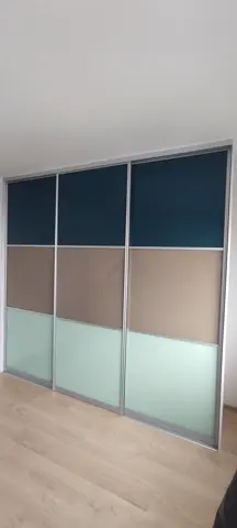Posuvné dveře na míru se skleněnou výplní, kombinace dekorů